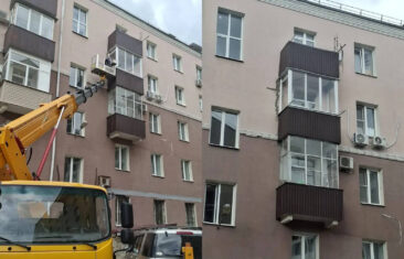 Специалисты УК «Дипломат» выполнили ремонт фасада в доме №49 на ул. Кольцовской