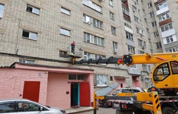 УК «Дипломат» проложила силовой кабель для электромагнитного замка в доме № 132 на ул. Чапаева